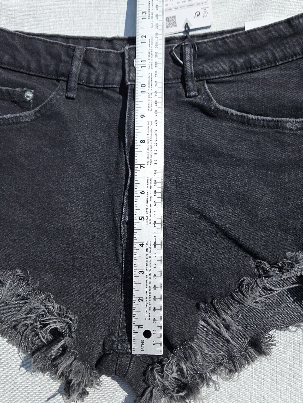 Zara NWT Black High Waisted Cut Off Jean Shorts Size 8 - Picture 7 of 13